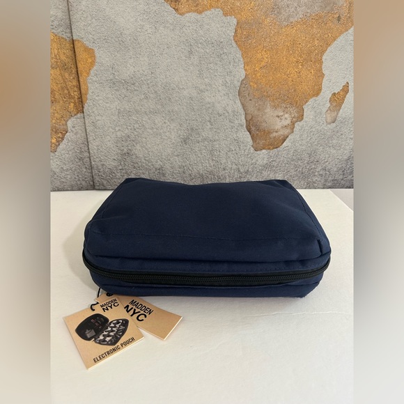 Madden Electronic Pouch - Picture 3 of 6